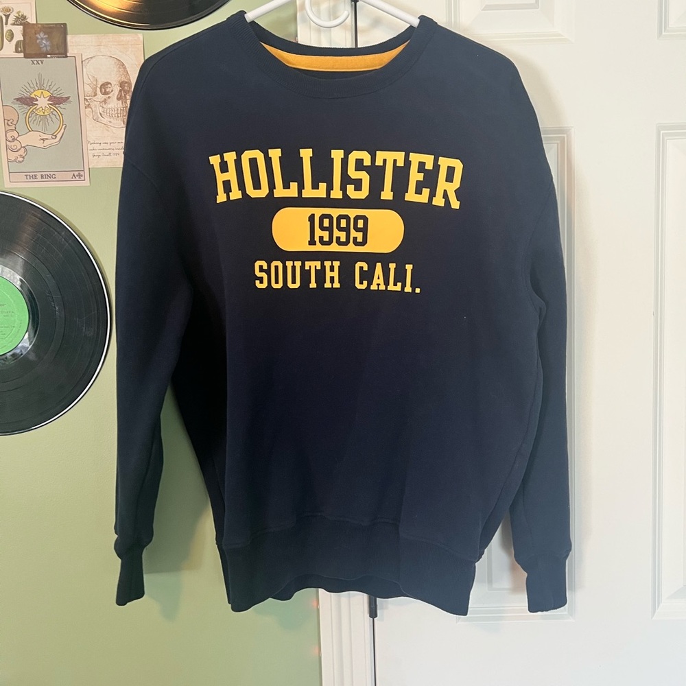 Hollister Crewneck
